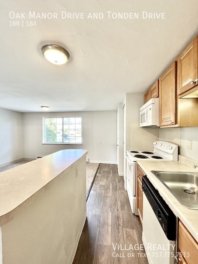 Building Photo - 204 Oak Manor Dr