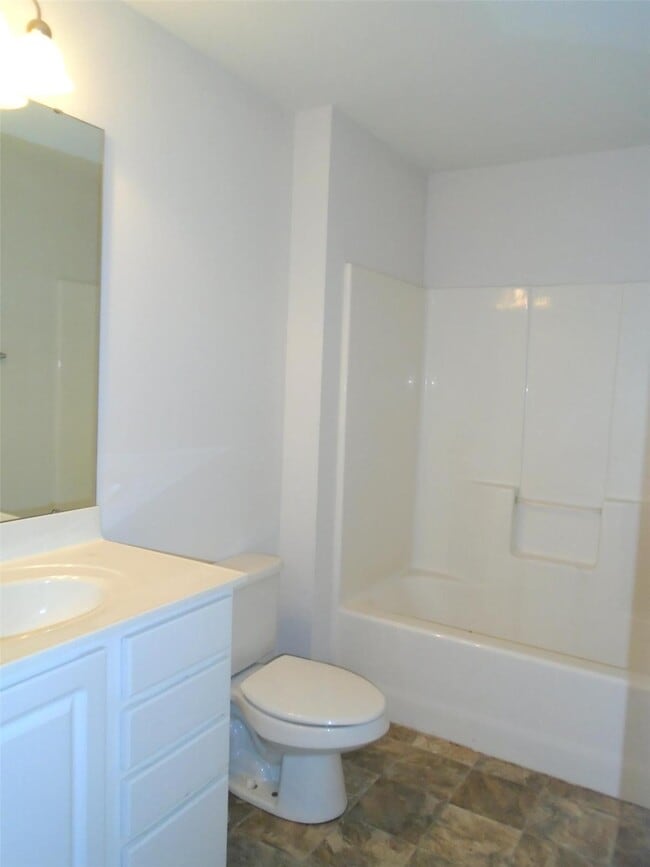 Building Photo - 706 Titan Dr