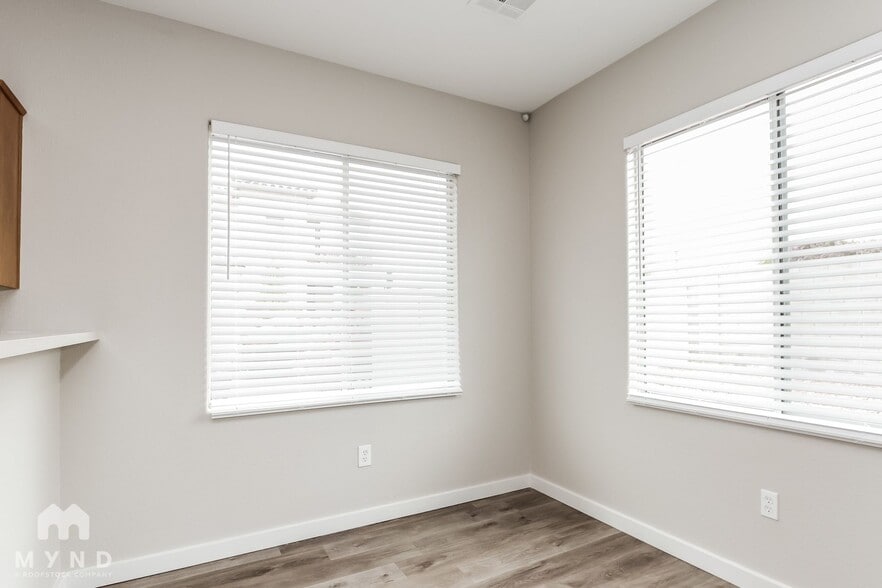 Building Photo - 2520 Olay St