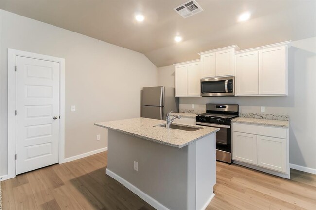 Building Photo - 2516 Rosewood Ln