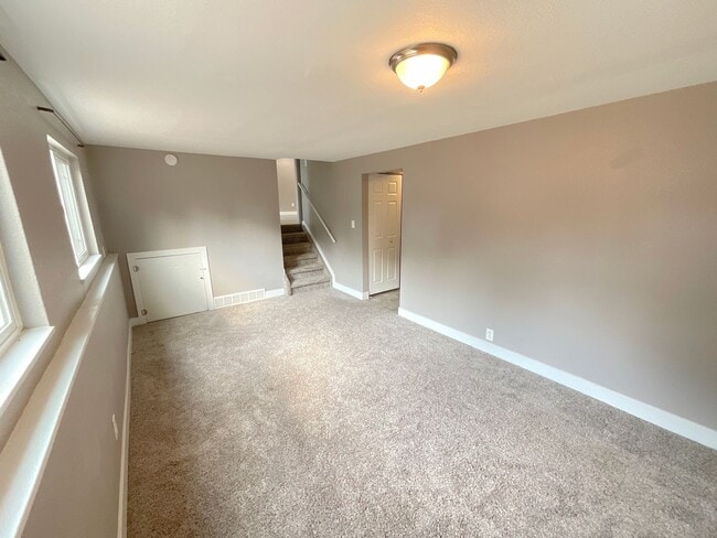 Building Photo - 3 Bedroom Home Available Near S Academy Bl...