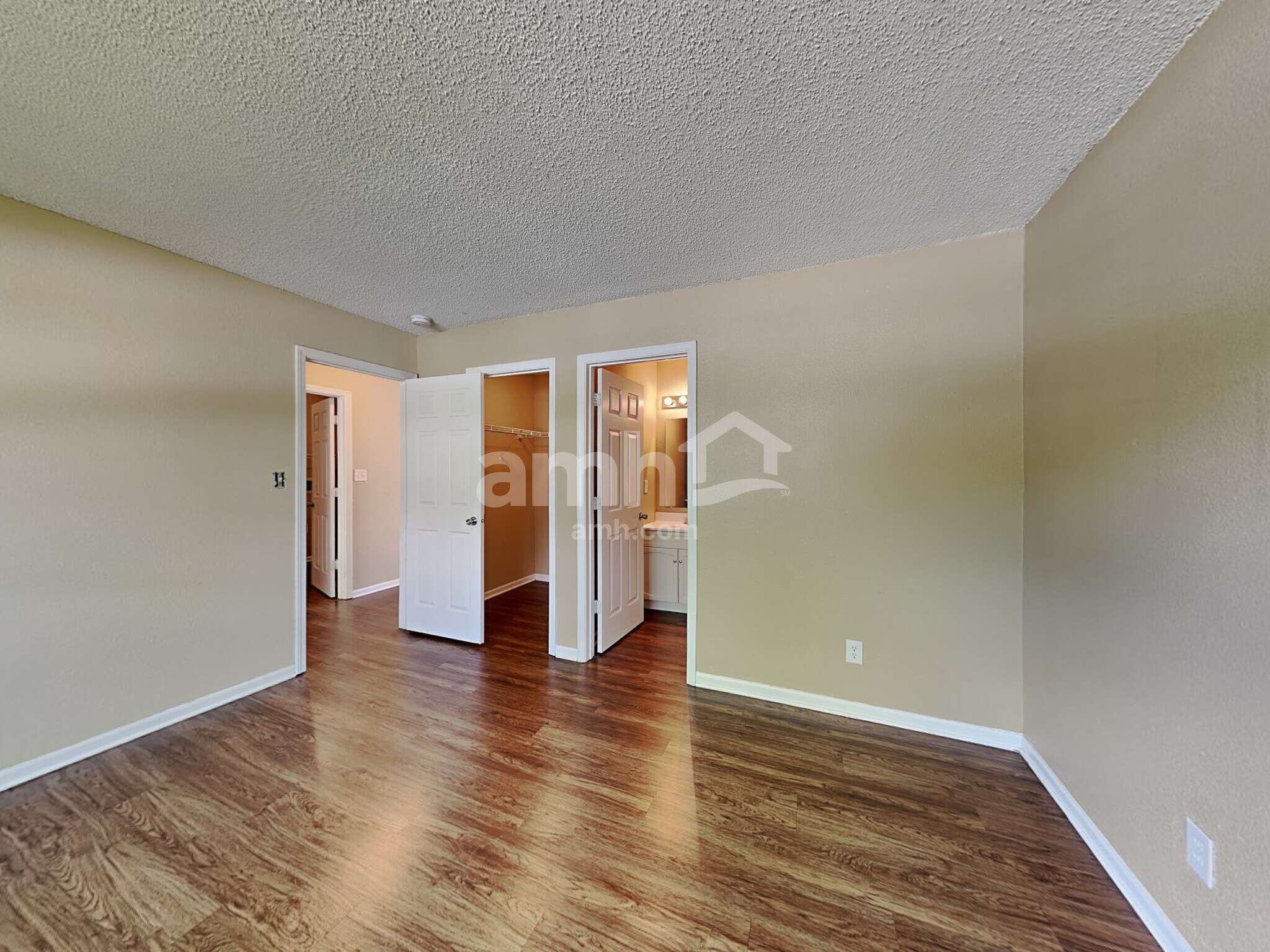 Building Photo - 1428 Blue Brook Way