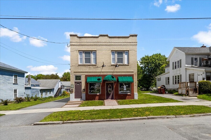 Building Photo - 39 Hudson St