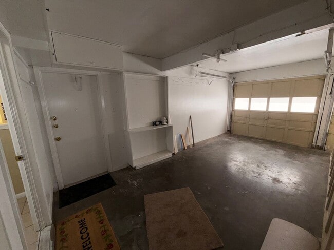 Building Photo - 5313 Carriage Ln