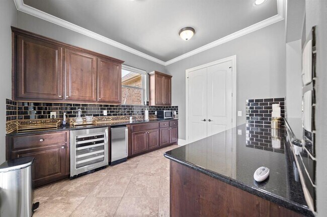 Building Photo - 4703 Beekman Drive
