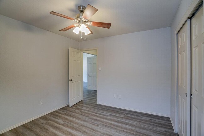 Building Photo - 3310 Zinfandel Ln
