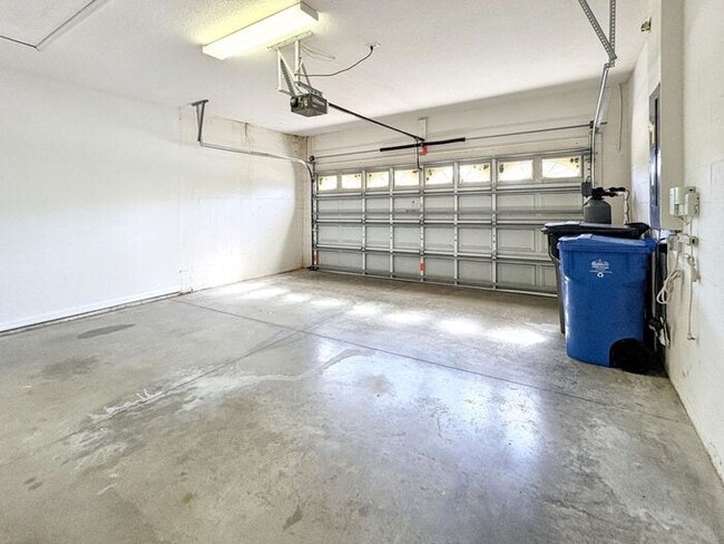 Building Photo - 10864 Cory Lake Dr