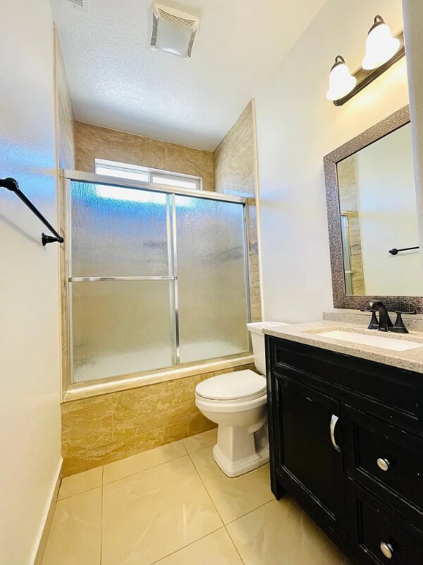 Building Photo - 83107 Greenbrier Dr