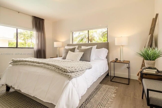 Building Photo - 6911 Sunrise Pl