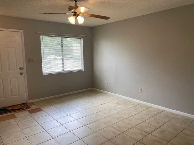 Building Photo - 2 br, 2.5 bath House - 12130 PEPPERDINE PL