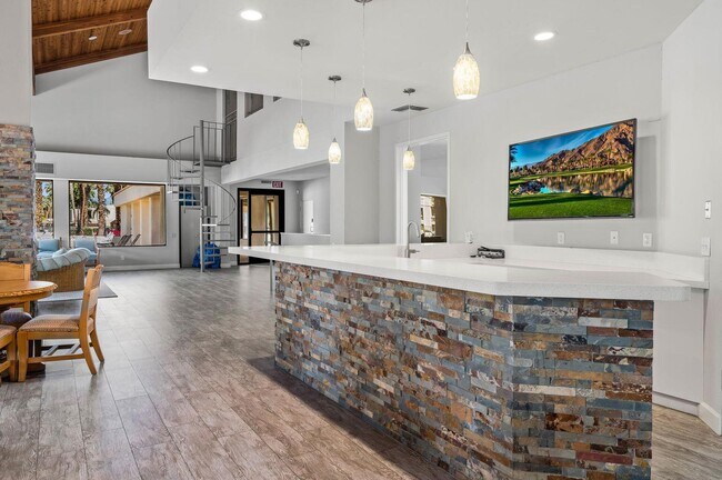 Building Photo - 35200 Cathedral Canyon Dr