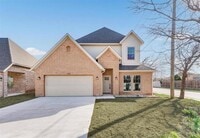 Building Photo - 100 Hackberry Ln