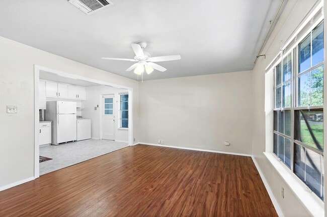 Building Photo - 4807 Sylvandale Dr