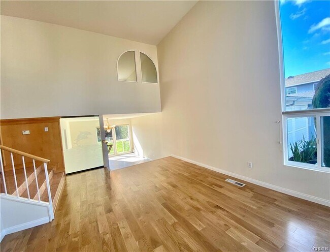 Building Photo - 3860 W 234th St