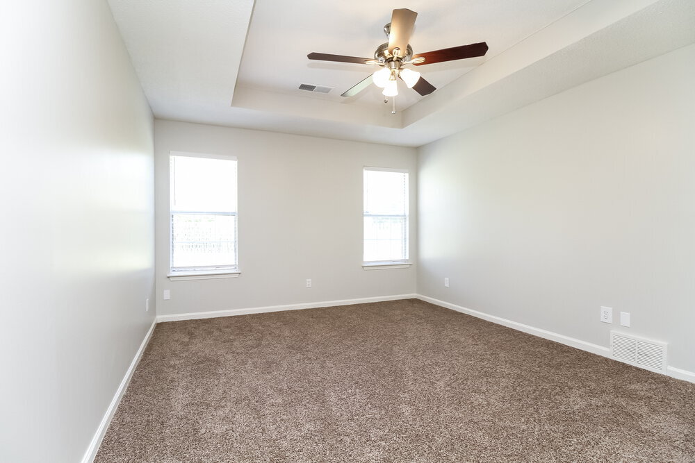 Building Photo - 8432 Creek Front Dr