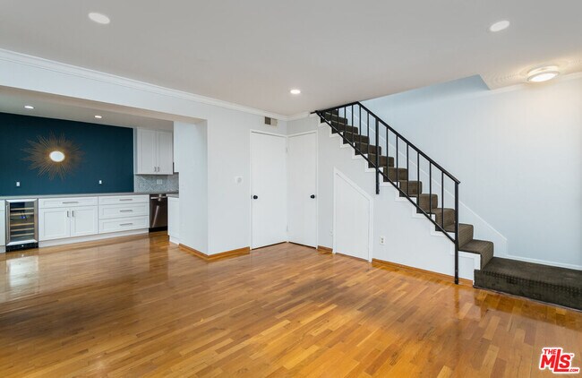 Building Photo - 4744 Ben Ave