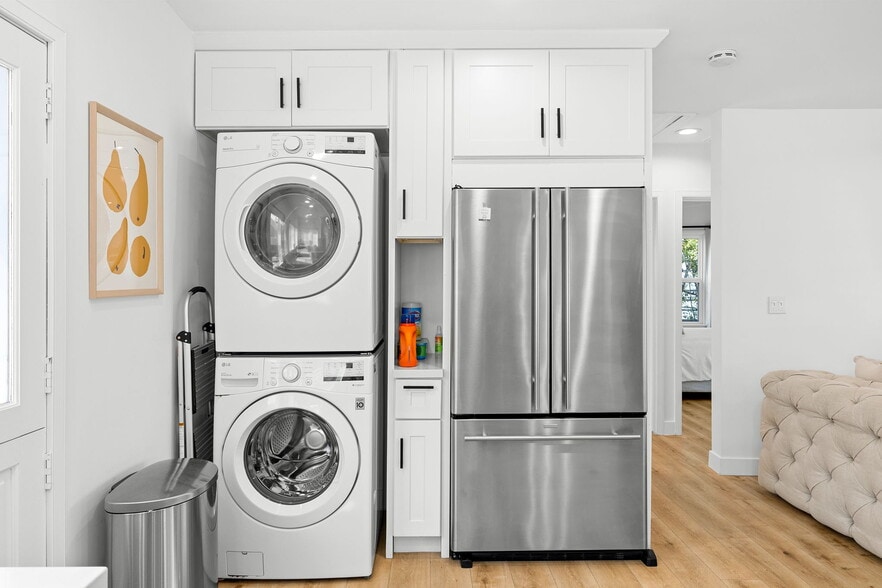 Building Photo - 614 Knob Hill Ave