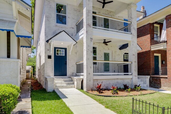 Building Photo - 905 E Park Ave