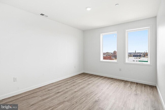 Building Photo - 915 N Broad St