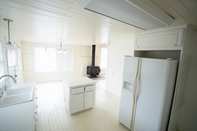 Building Photo - Peaceful Country Rental Near Flint Creek – Gentry, AR