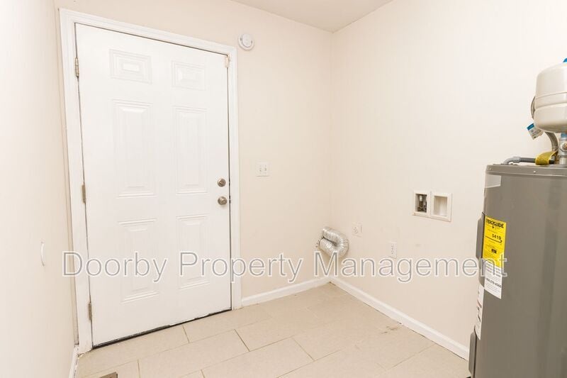 Building Photo - 2310 Cushman St