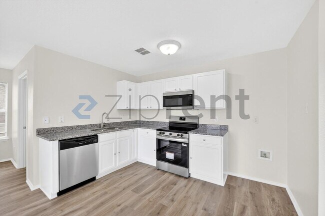 Building Photo - 1626 White Oak Rd