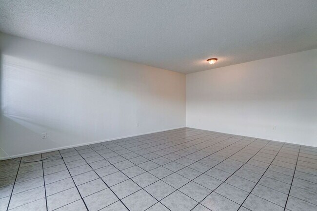 Building Photo - 2696 N 43rd Ave