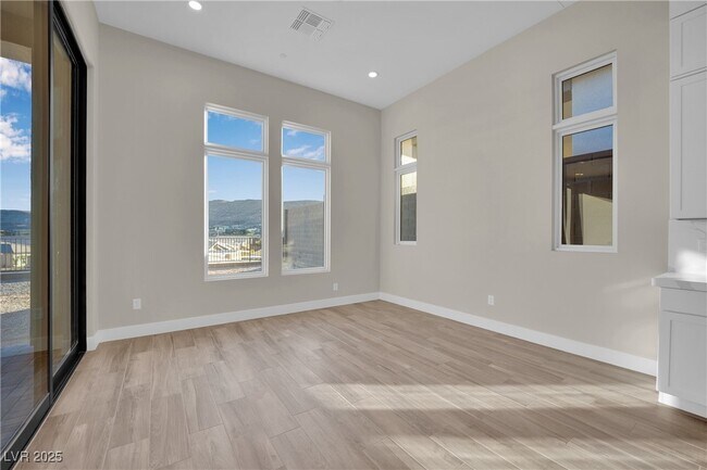 Building Photo - 11079 Rolling Vista Dr