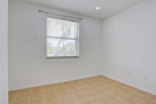 Building Photo - 2851 Prospect Rd