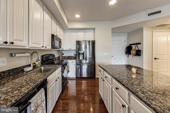 Building Photo - 2720 S Arlington Mill Dr