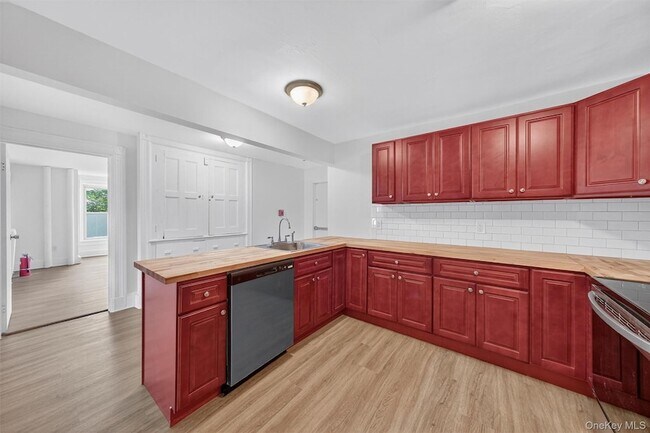 Building Photo - 34 Market St