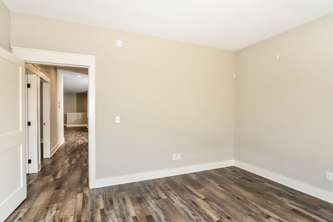 Building Photo - 312 61st St