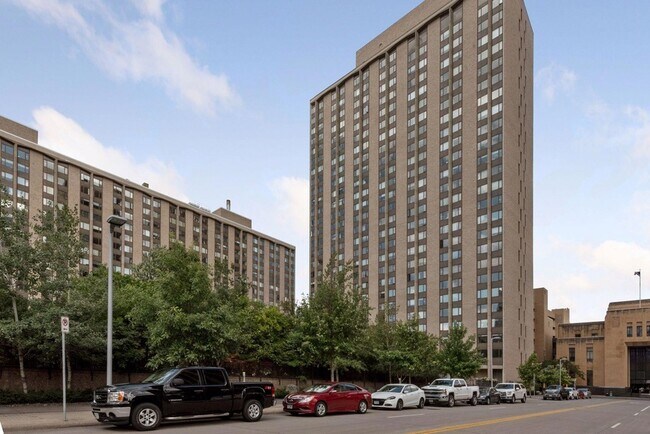 Building Photo - 15 S 1st St