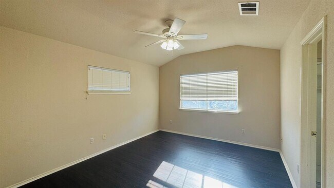 Building Photo - 16100 S Great Oaks Dr