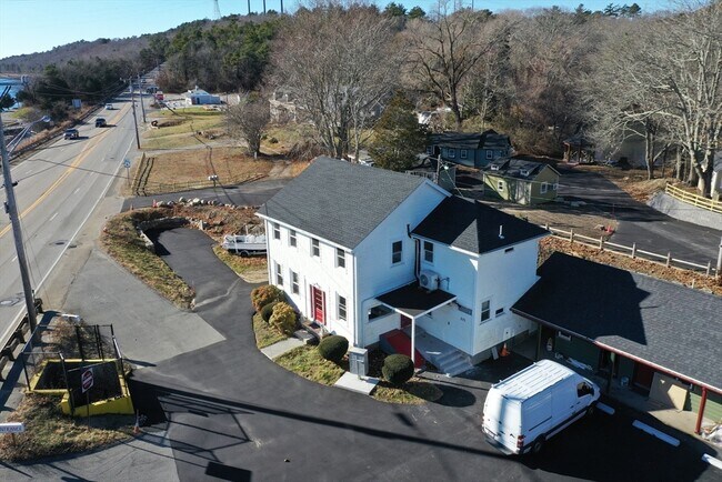 Building Photo - 825 Scenic Hwy