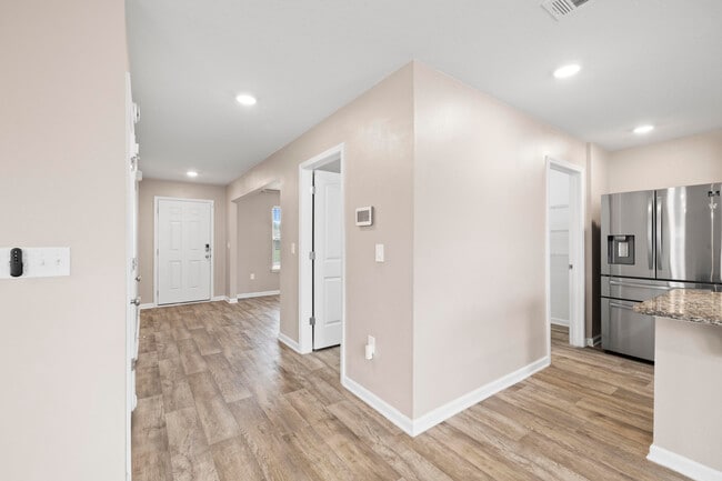 Building Photo - 814 Moorhen Wy