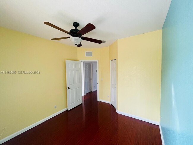 Building Photo - 903 N Santa Catalina Cir