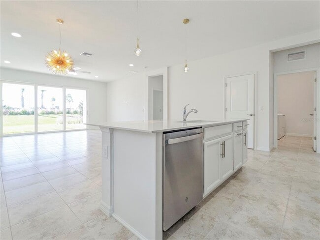 Building Photo - 8125 Sternway Rd