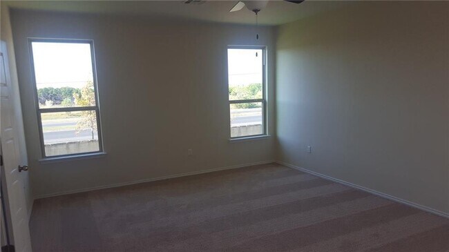 Building Photo - 9404 Hunter Ln