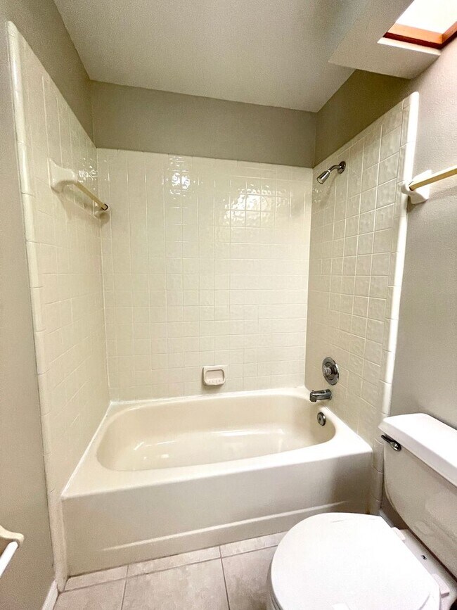 Building Photo - GREAT 3/2 HOME IN OVIEDO STILLWATER SUBDIVISION