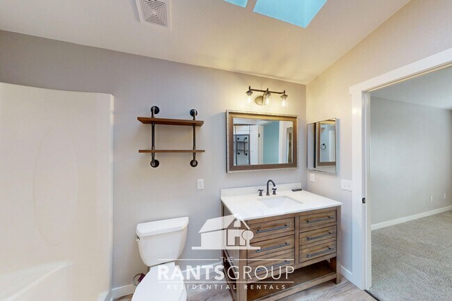 Building Photo - Move in Ready! Renovated 2-bed, 2-bath Rambler in Lacey!