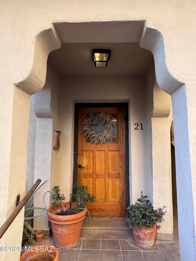 Building Photo - 21 E Corral St