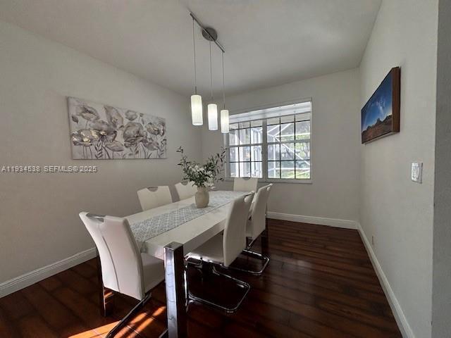 Building Photo - 712 Tulip Cir