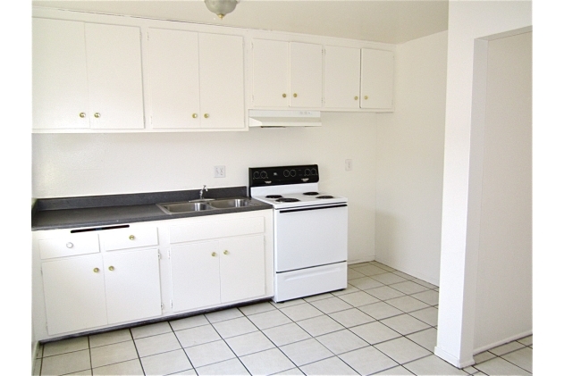 Kitchen - Bouganviella Apartments