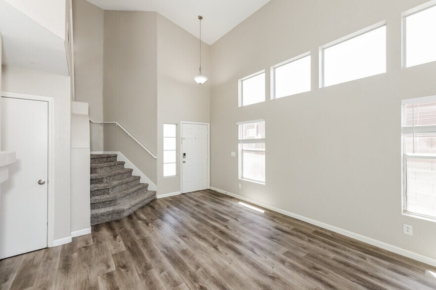 Building Photo - 6939 Wineberry Dr
