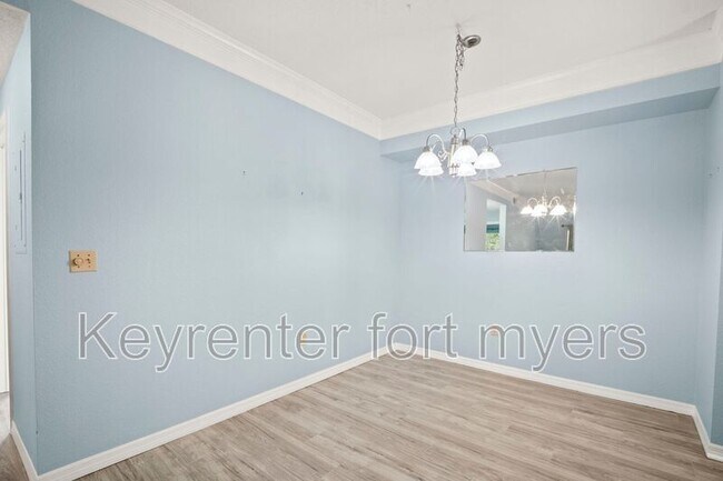 Building Photo - 11530 Villa Grand