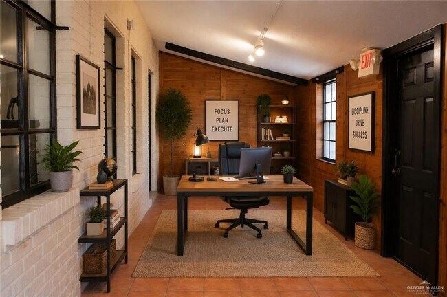 Building Photo - 302 E Sam Houston Blvd