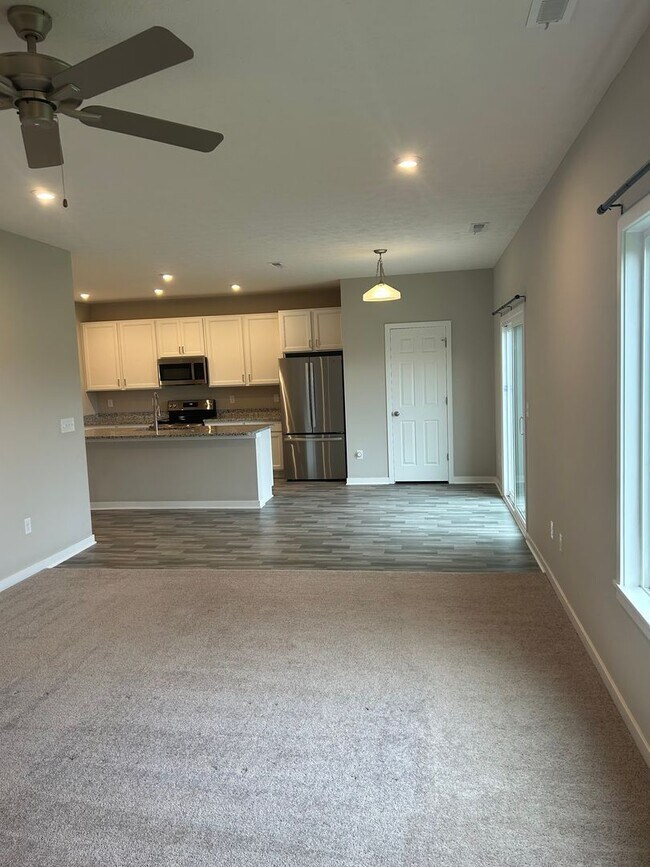 Building Photo - Must See New Construction In Mount Washing...