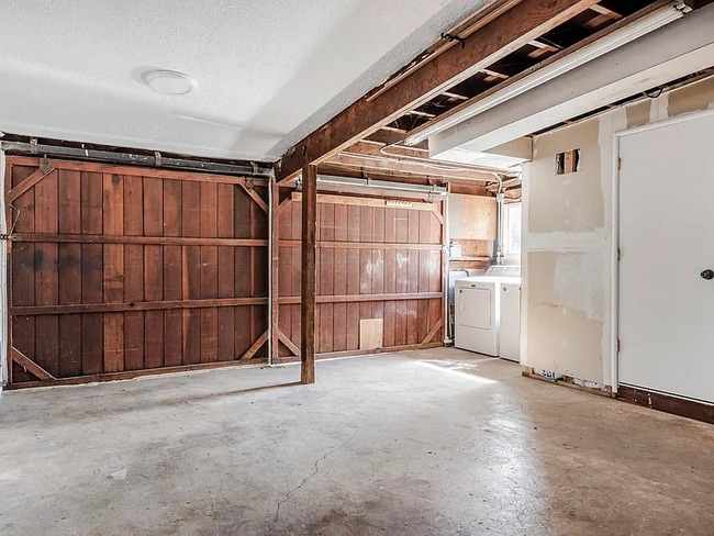 Building Photo - 2577 Gonzaga St