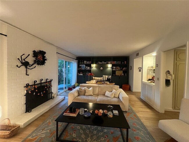 Building Photo - 740 W Huntington Dr